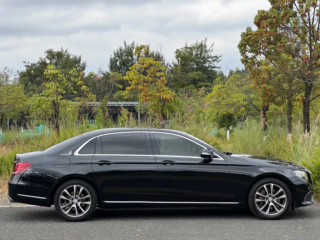 Mercedes-Benz E-Class — миниатюра 4