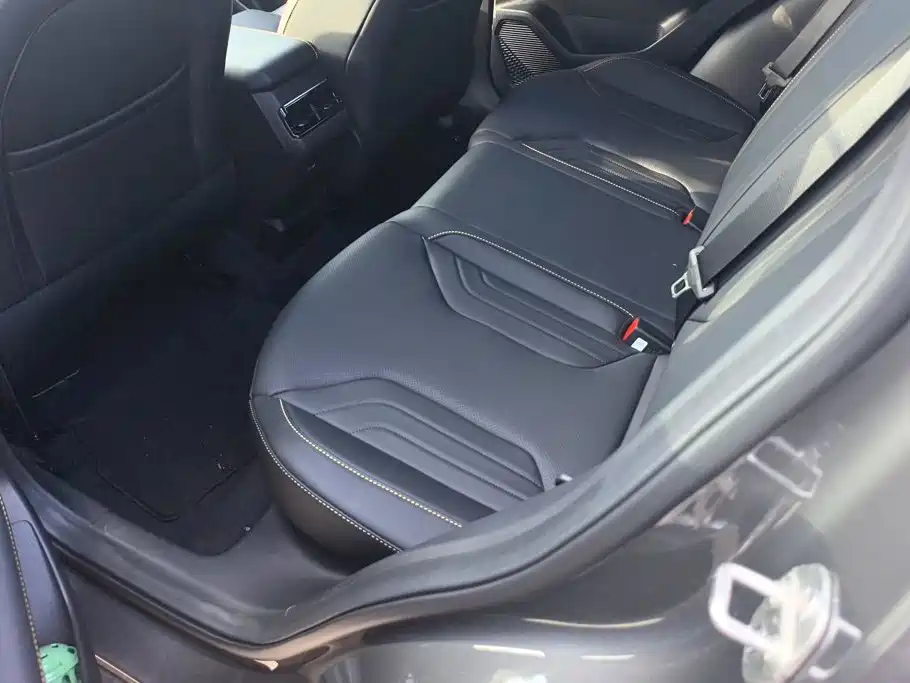 Geely Binyue — миниатюра 11