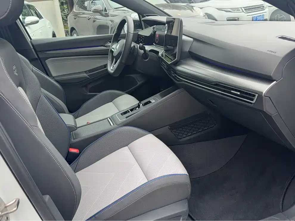 Volkswagen Golf — миниатюра 11