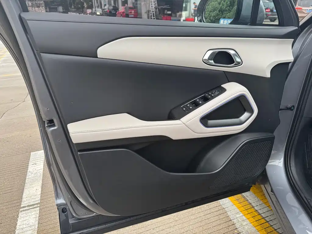 BYD Yuan UP — миниатюра 18