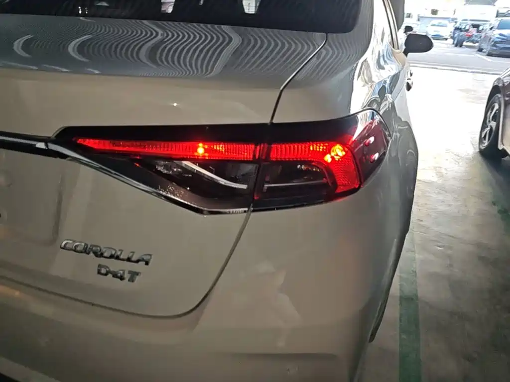 Toyota Corolla — миниатюра 8