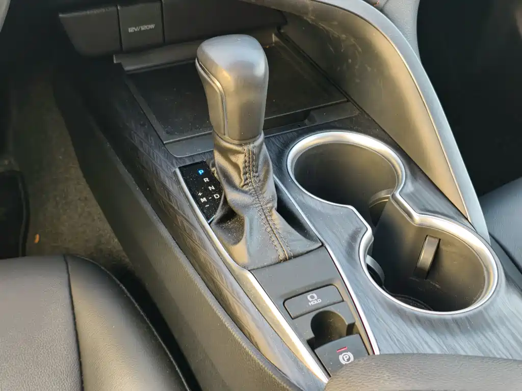 Toyota Camry — миниатюра 14
