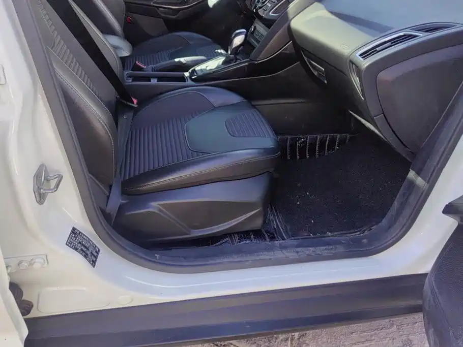 Ford Focus — миниатюра 8