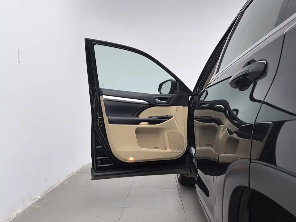 Toyota Highlander — миниатюра 8