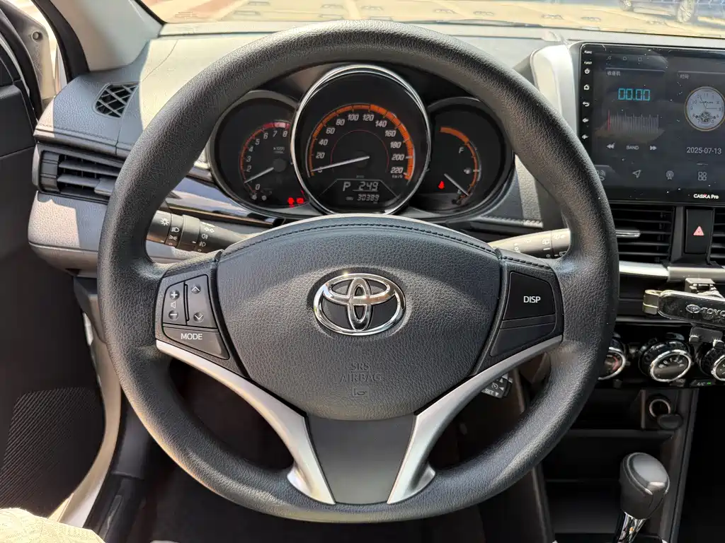 Toyota Yaris L — миниатюра 7