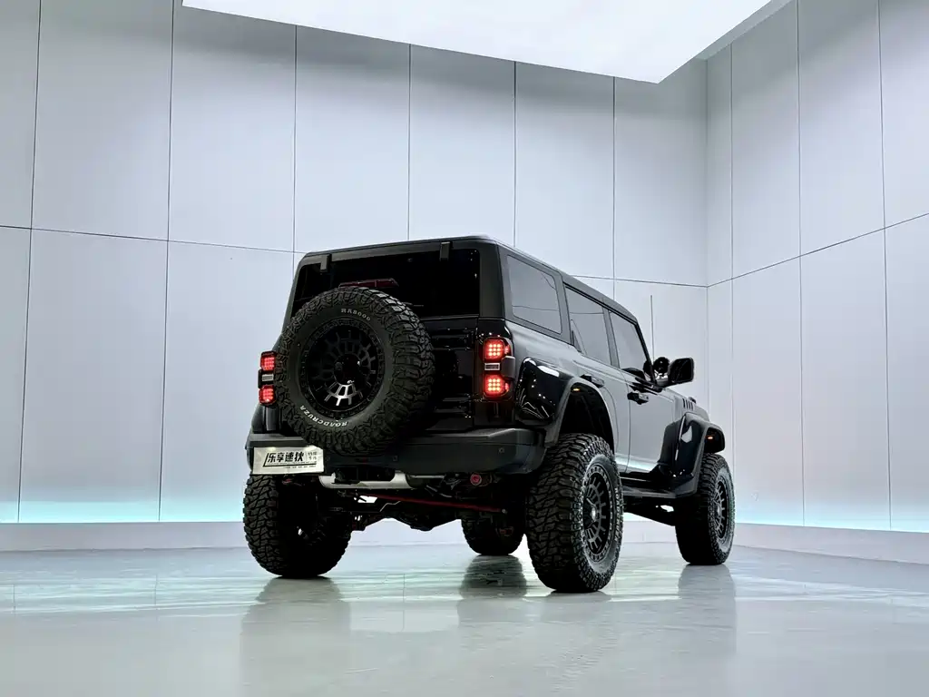 Ford Bronco — миниатюра 12