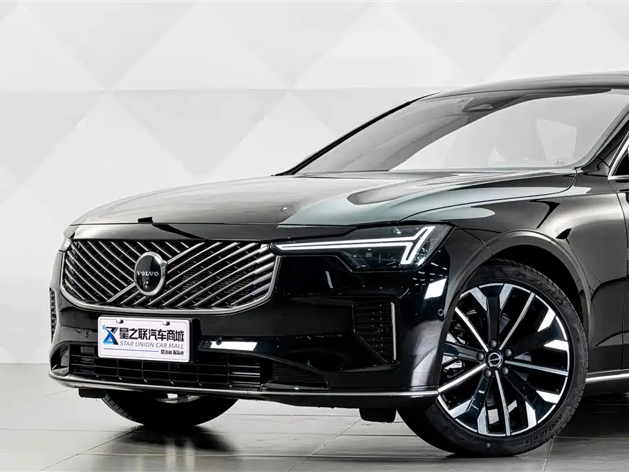 Volvo S90 — миниатюра 3