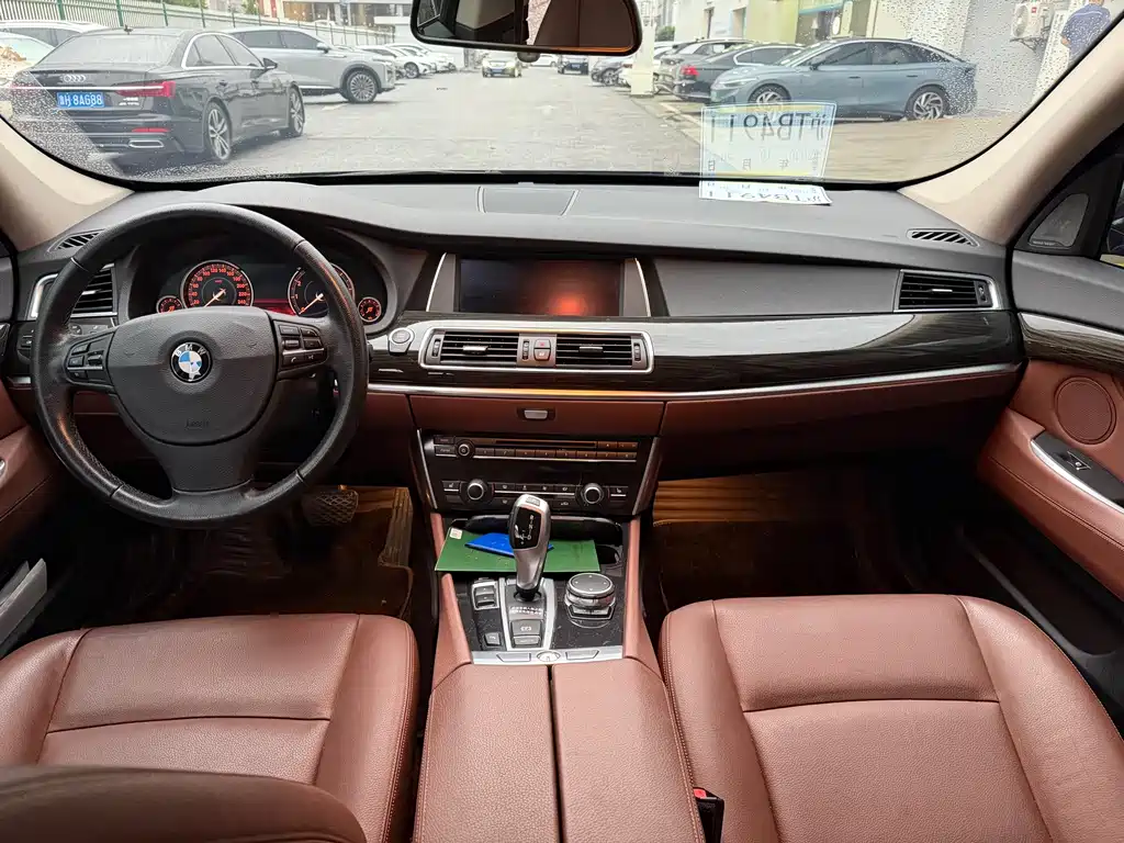 BMW 5 Series GT — миниатюра 6