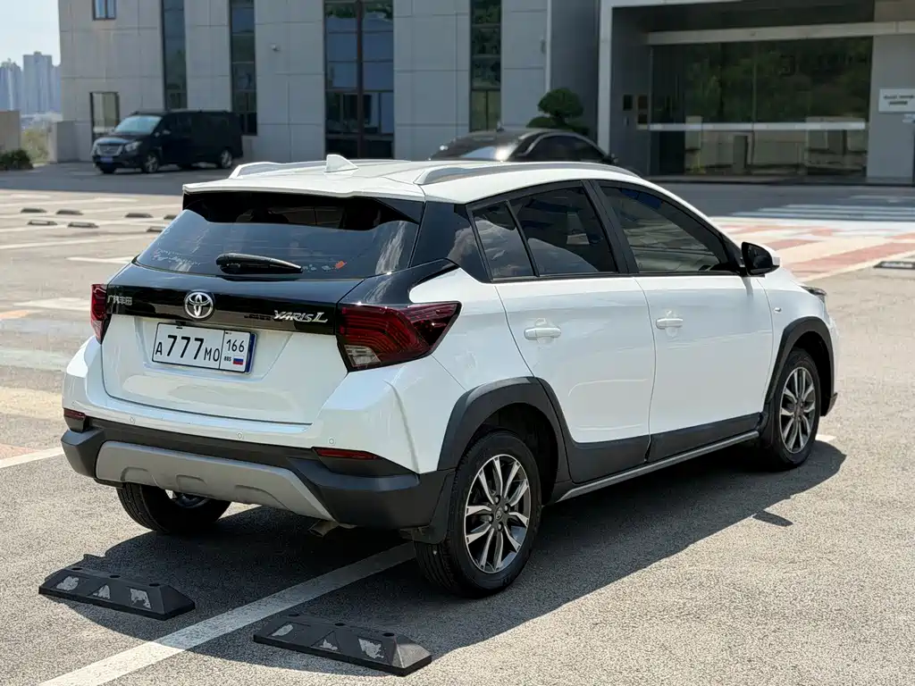Toyota Yaris L — миниатюра 6