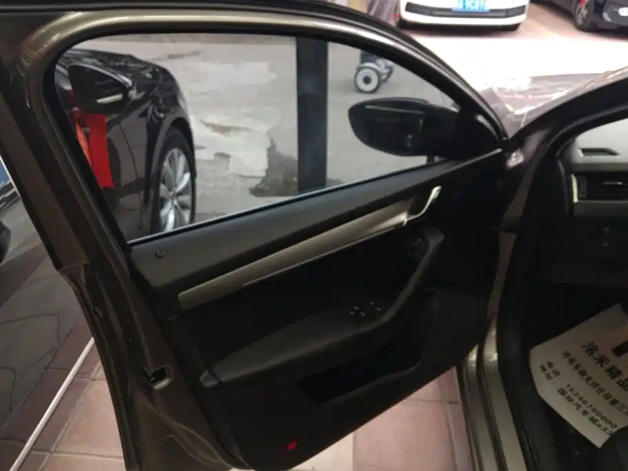 Skoda Octavia — миниатюра 7
