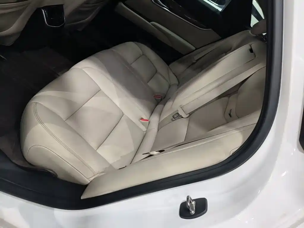Cadillac XTS — миниатюра 17