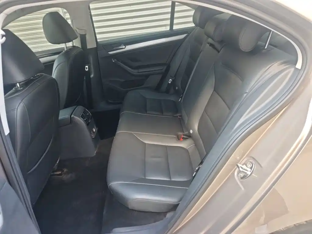 Volkswagen Sagitar — миниатюра 17