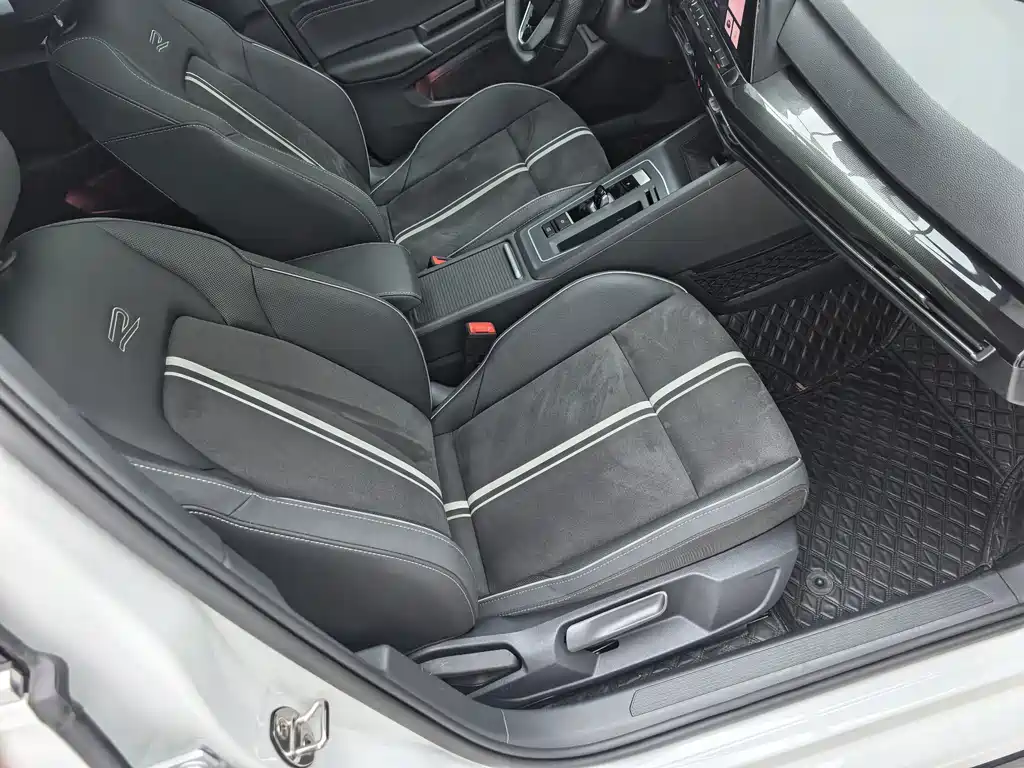 Volkswagen Golf — миниатюра 13