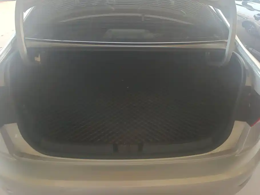 Volkswagen Sagitar — миниатюра 4