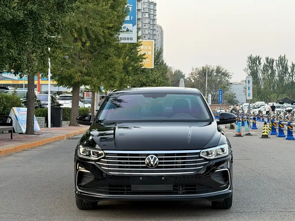 Volkswagen Lavida — миниатюра 2