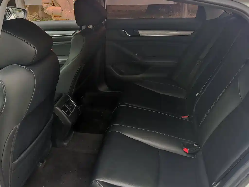 Honda Accord — миниатюра 8