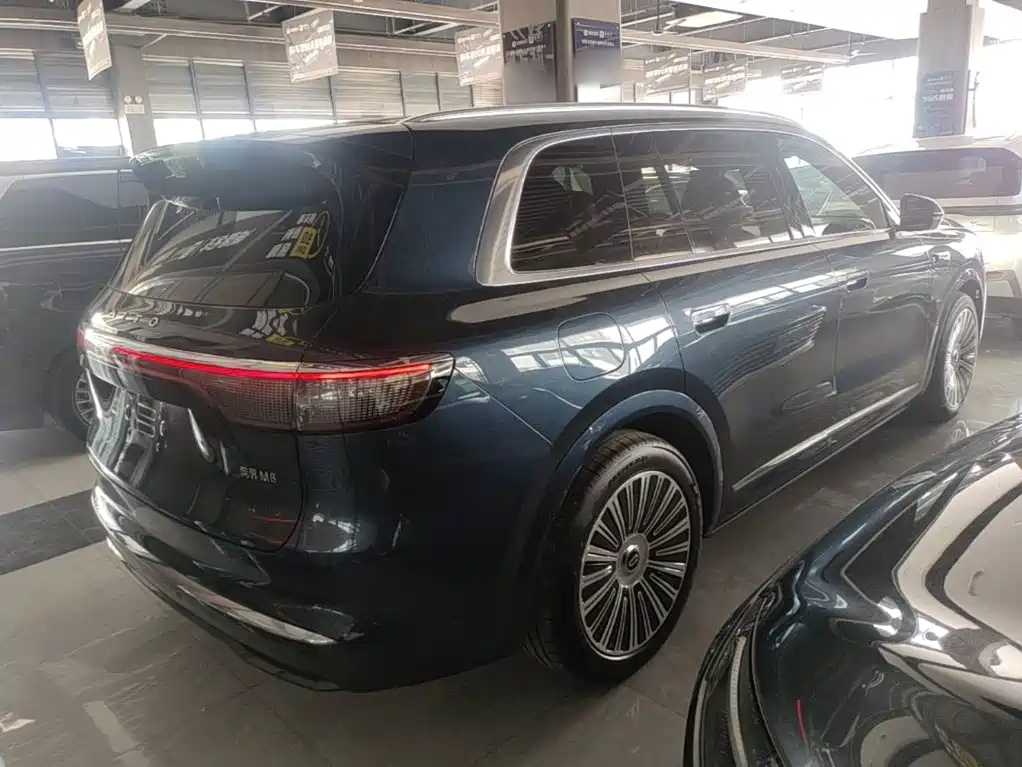 Aito M8 2025 Ultra 53.4kWh 5 мест (192 )