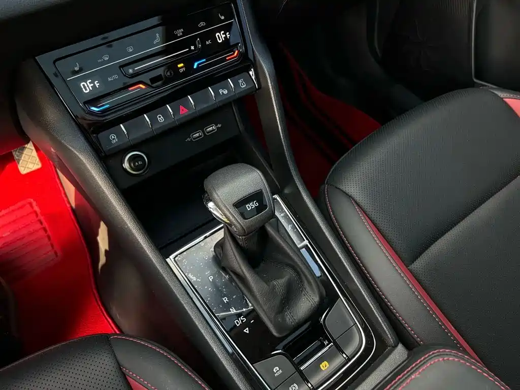 Skoda Karoq 2023 — фото 13
