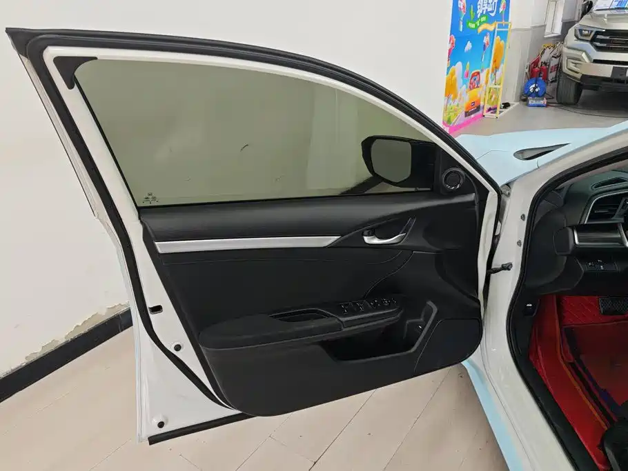 Honda Civic — миниатюра 7