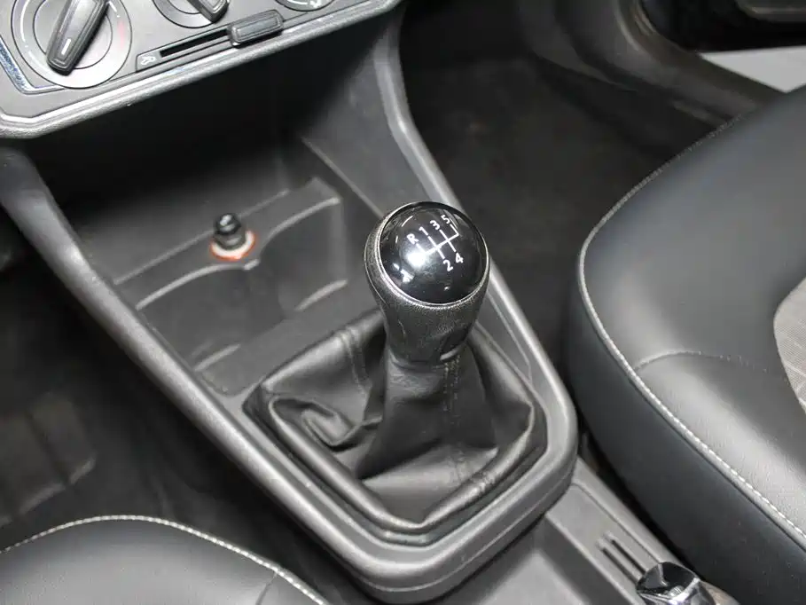 Volkswagen Santana — миниатюра 11