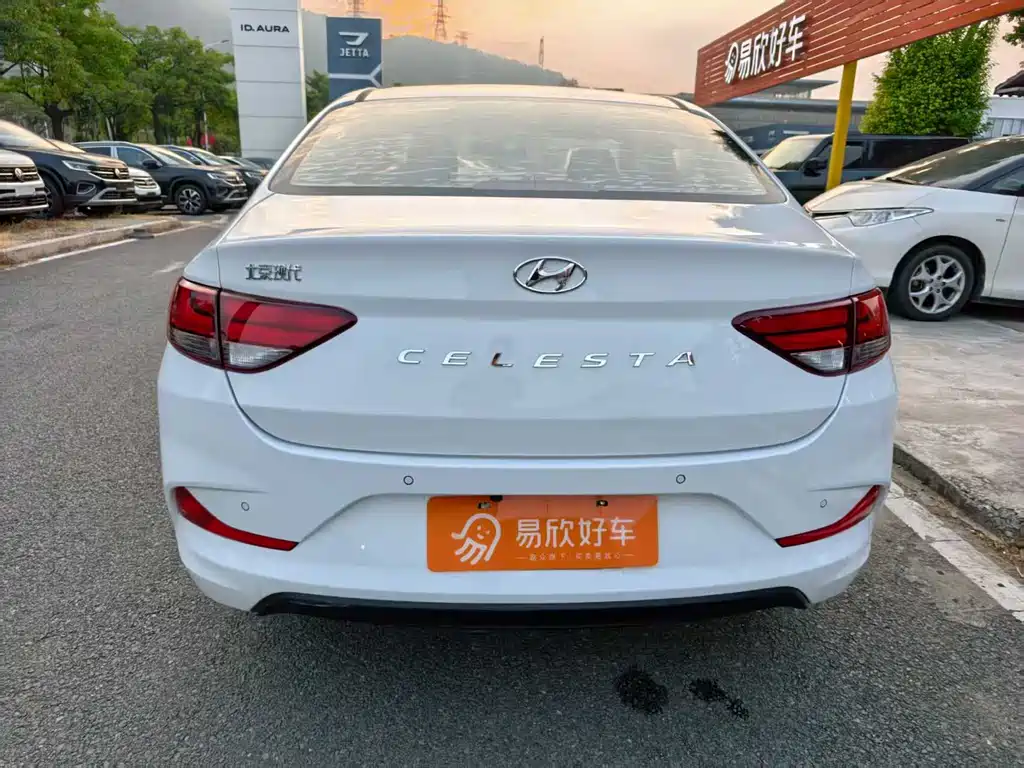 Hyundai Elantra — миниатюра 7