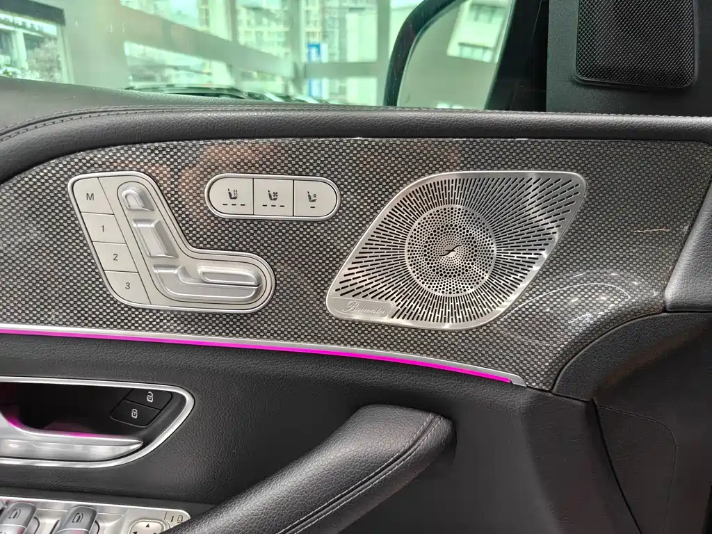 Mercedes-Benz GLS — миниатюра 11