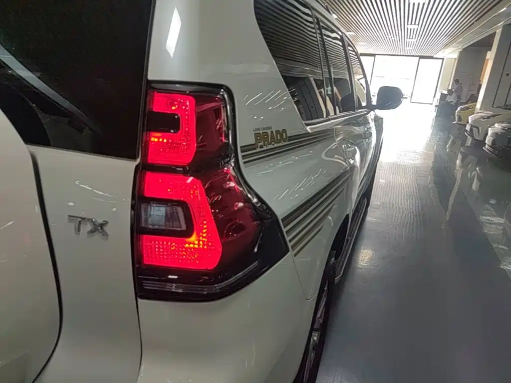 Toyota Prado — миниатюра 8
