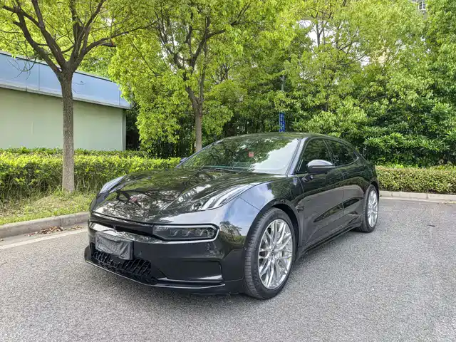 2022 Zeekr 001