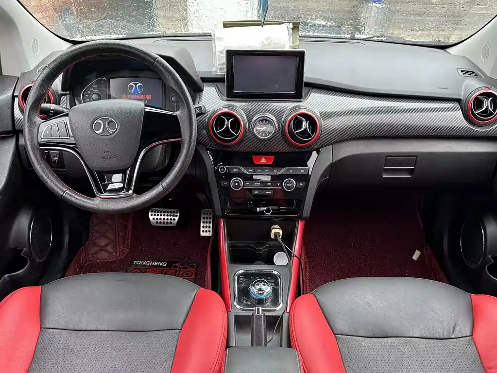BAIC New Energy EX — миниатюра 8