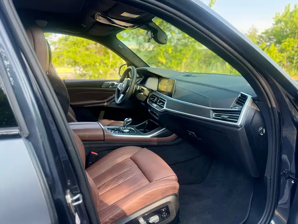 BMW X7 — миниатюра 10
