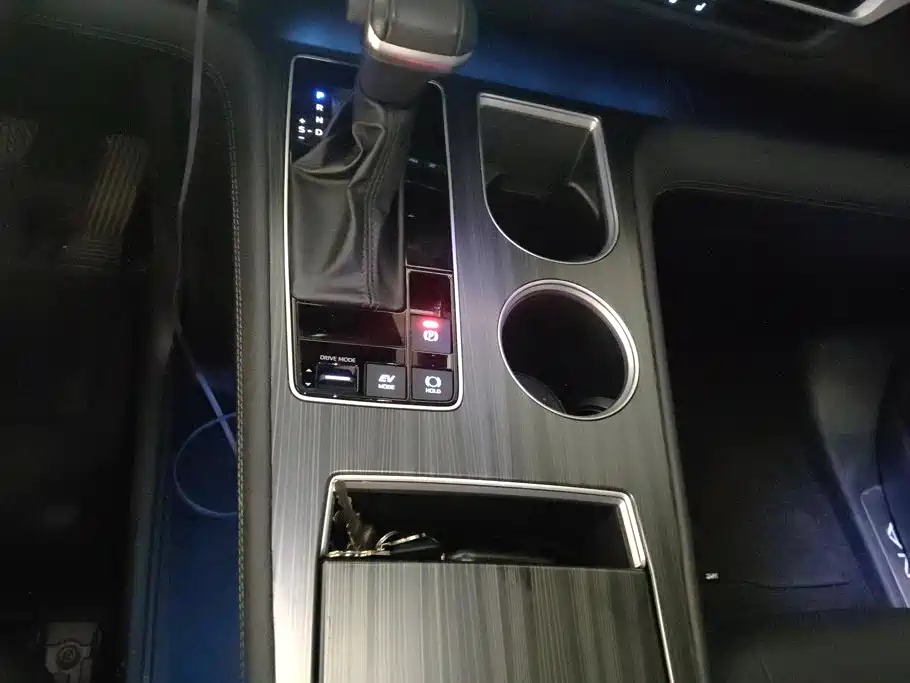 Toyota Sienna — миниатюра 16