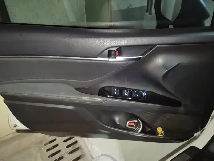 Toyota Camry — миниатюра 7