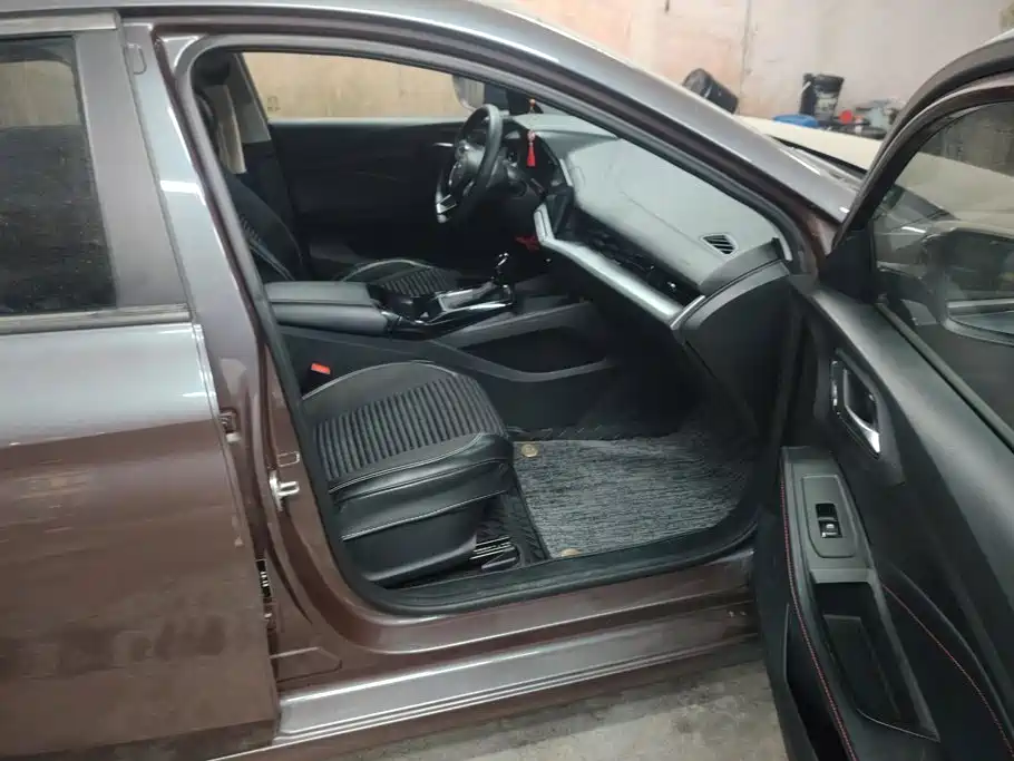 MG MG5 — миниатюра 8