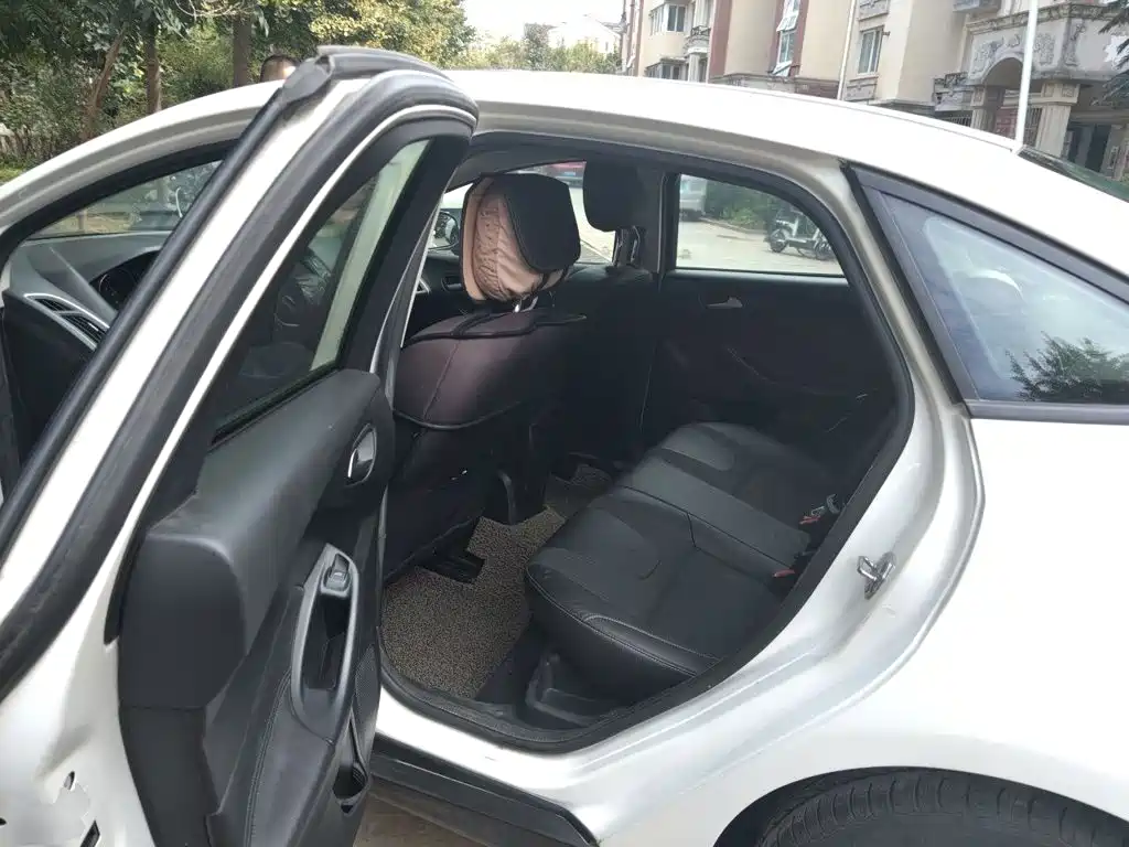 Ford Focus — миниатюра 18