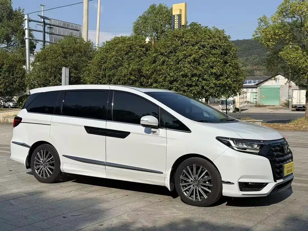 Honda Elysion — миниатюра 6