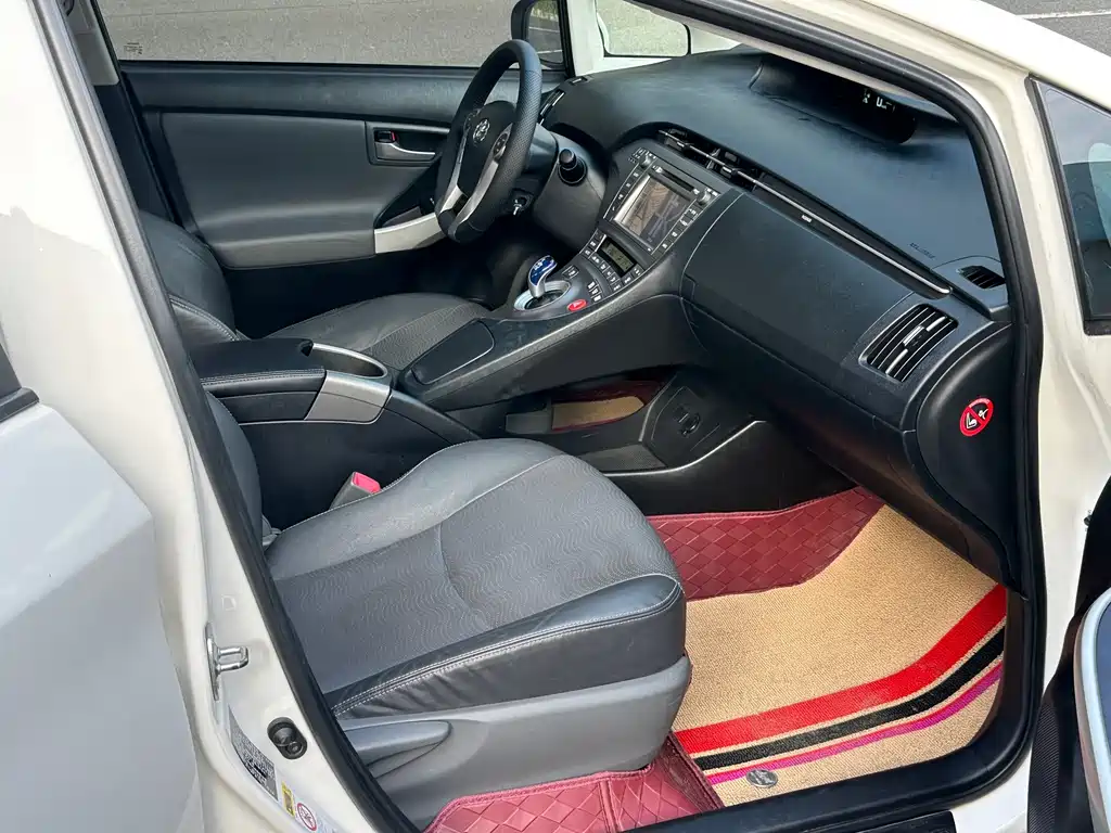 Toyota Prius — миниатюра 6