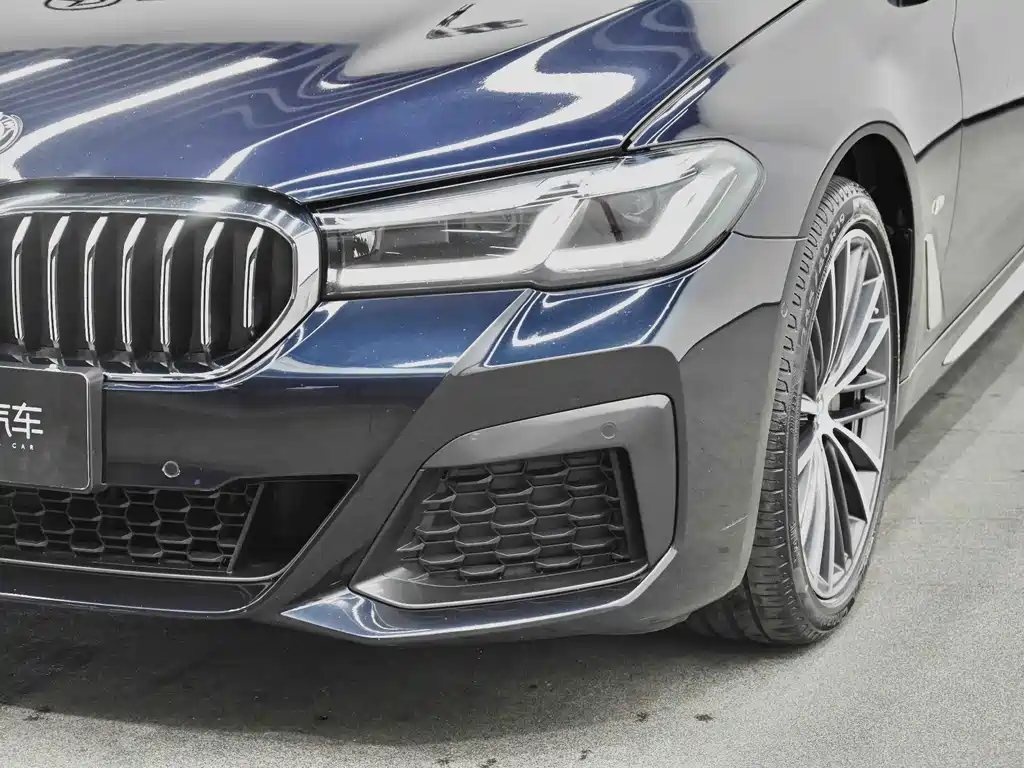 BMW 5 Series — миниатюра 32