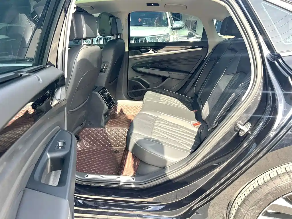 Volkswagen Passat — миниатюра 4