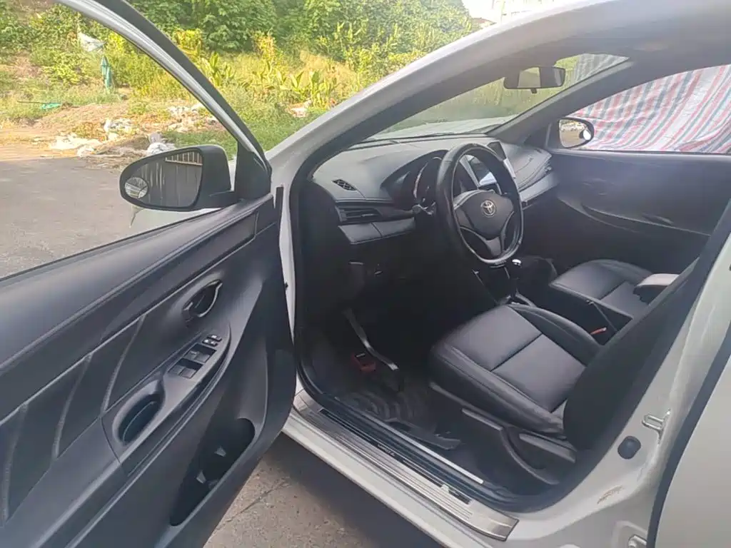 Toyota Yaris L — миниатюра 16