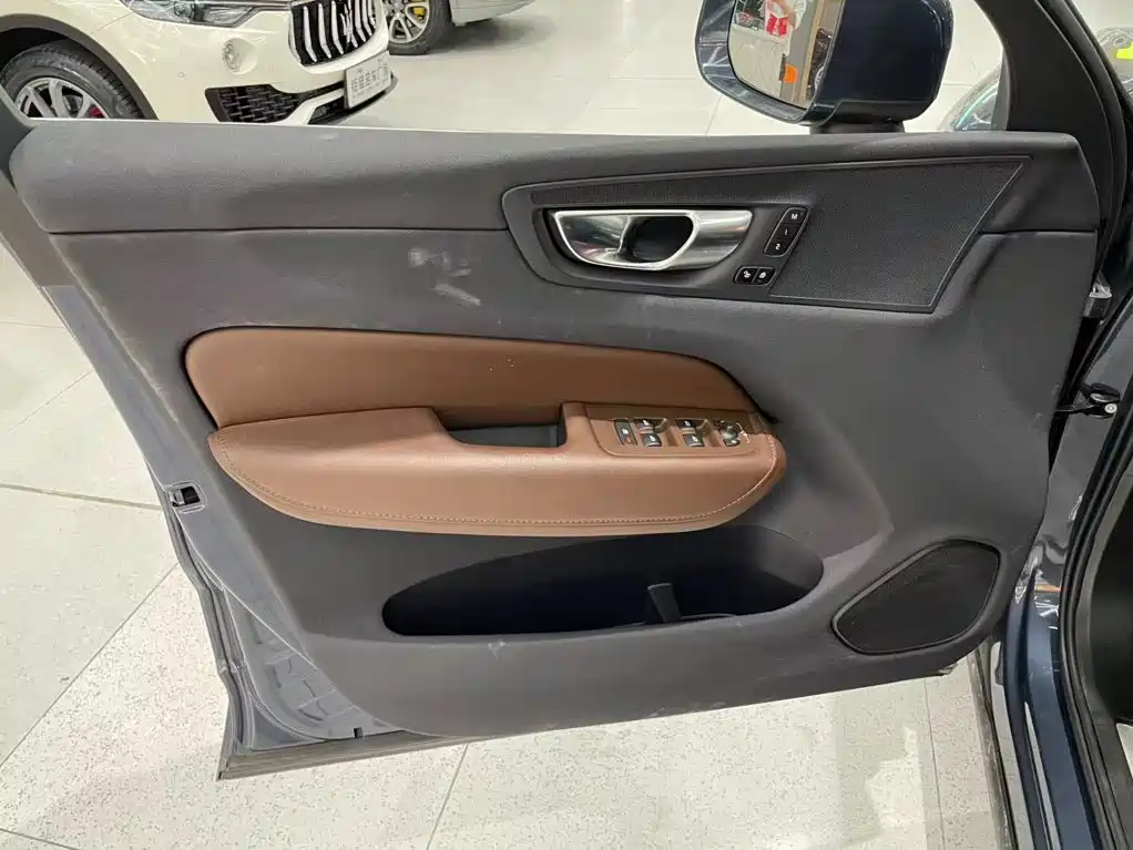 Volvo XC60 — миниатюра 7