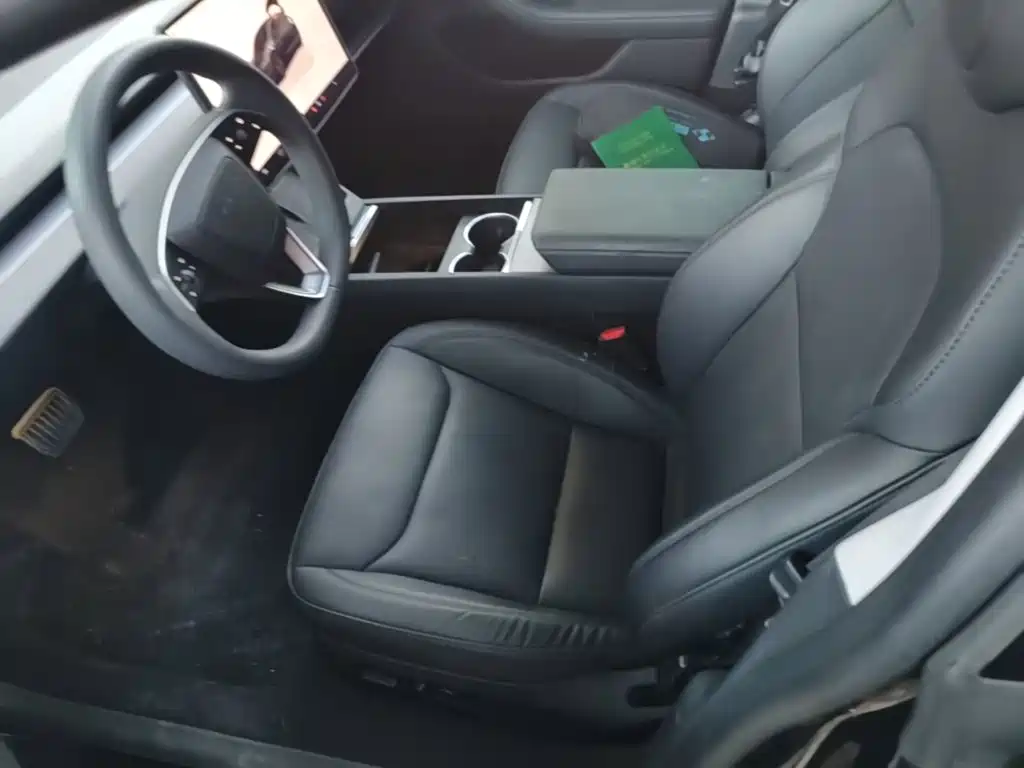 Tesla Model 3 — миниатюра 15