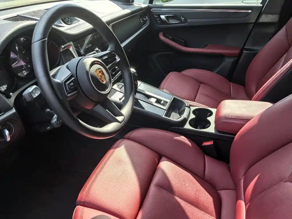 Porsche Macan — миниатюра 8