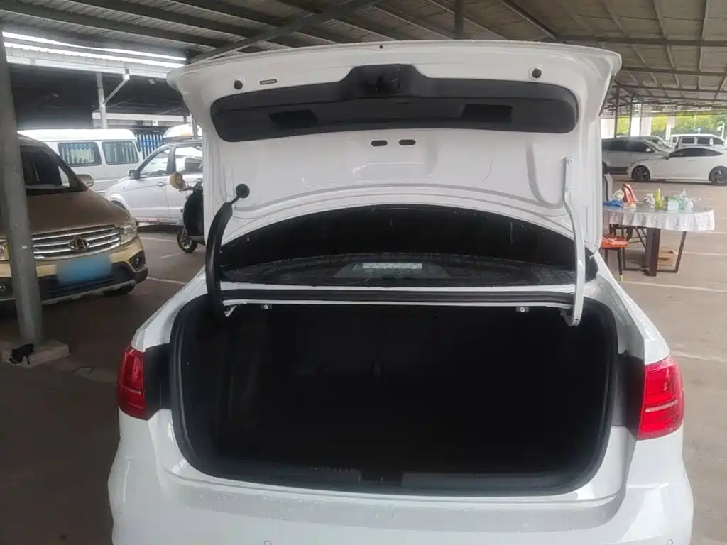 Volkswagen Sagitar — миниатюра 19