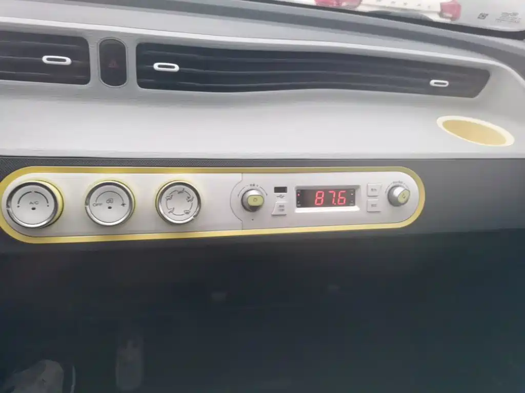 Wuling MINIEV — миниатюра 13