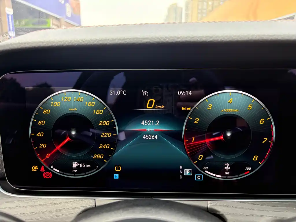 Mercedes-Benz E-Class — миниатюра 16
