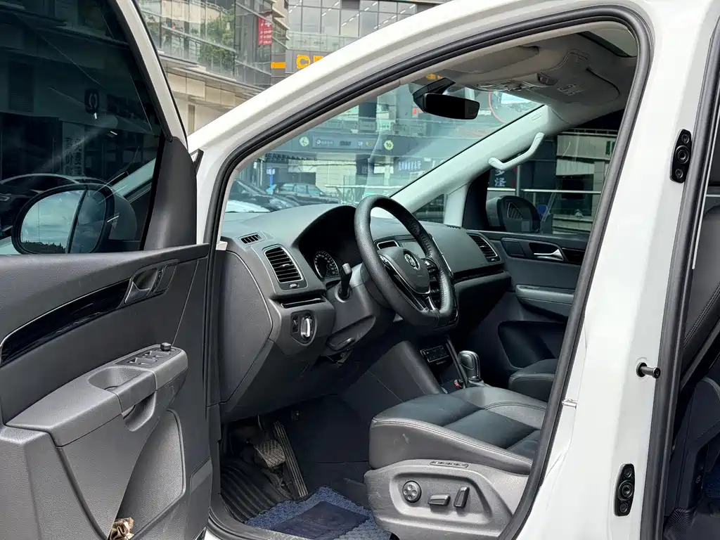 Volkswagen Sharan — миниатюра 7