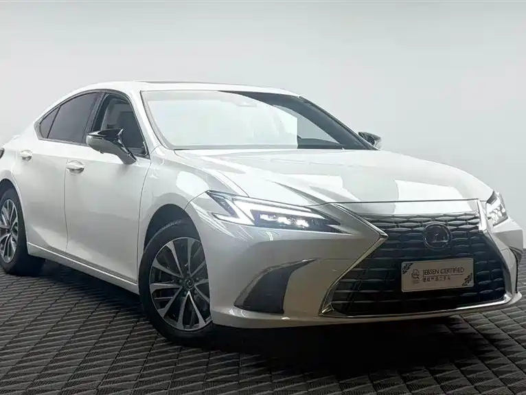 Lexus ES — миниатюра 3