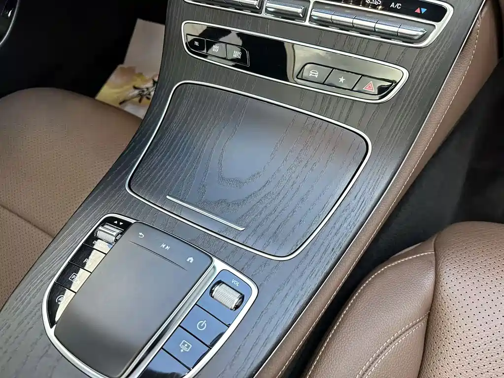 Mercedes-Benz E-Class — миниатюра 28