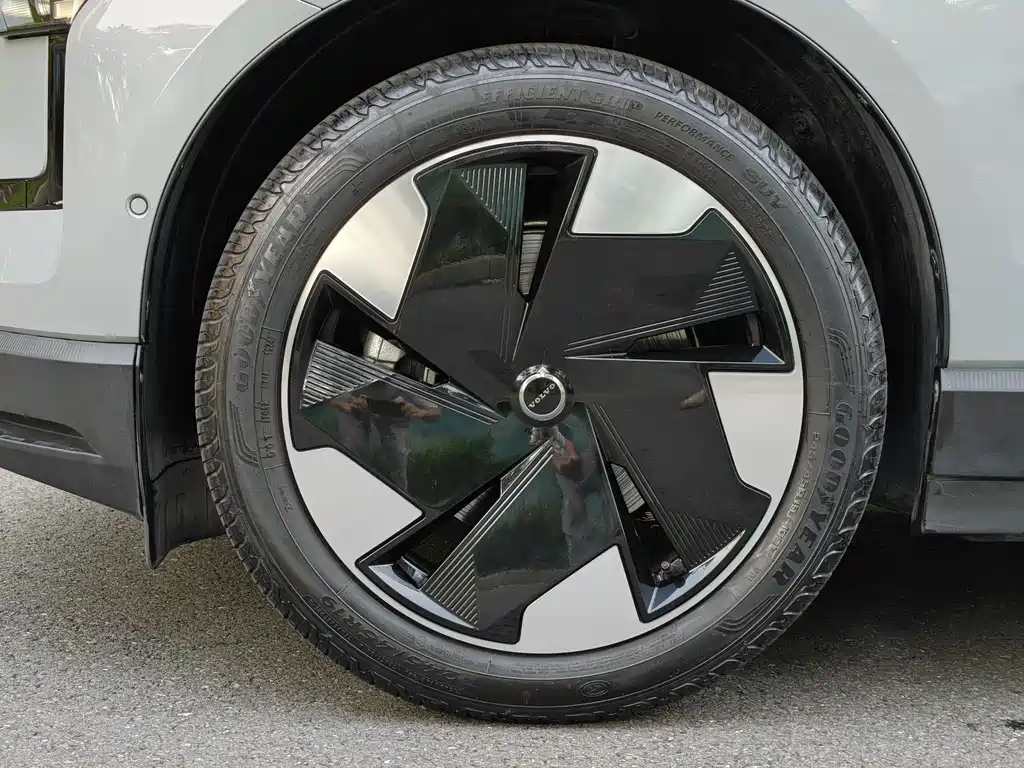 Volvo EX30 — миниатюра 11