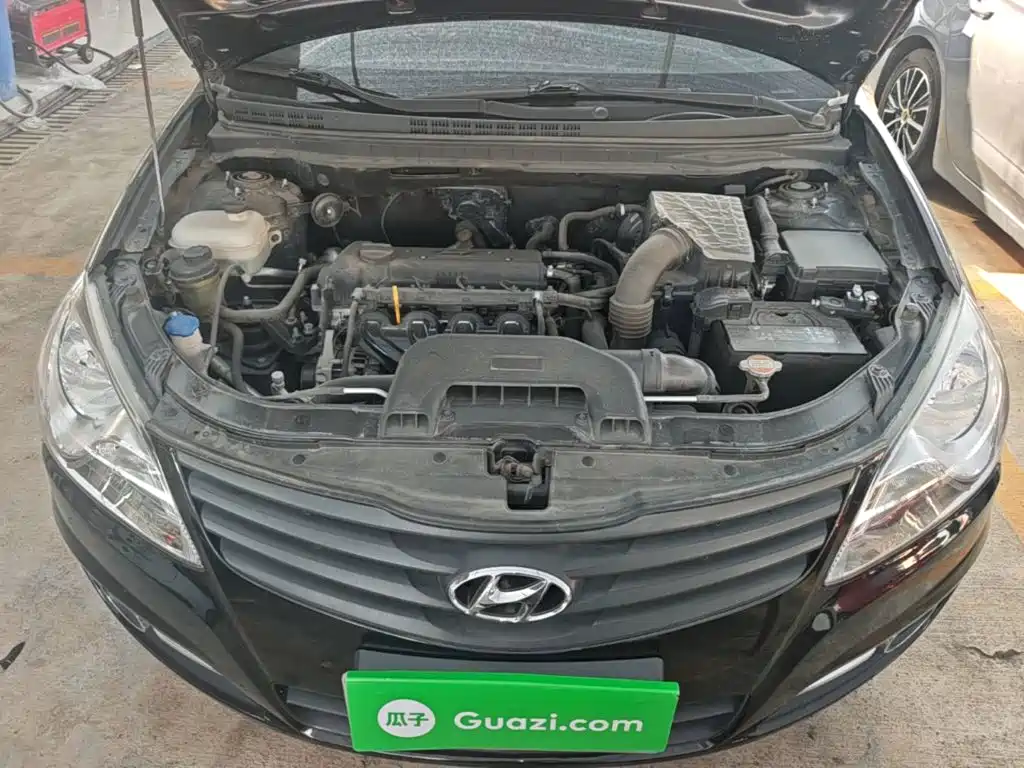 Hyundai Elantra — миниатюра 20